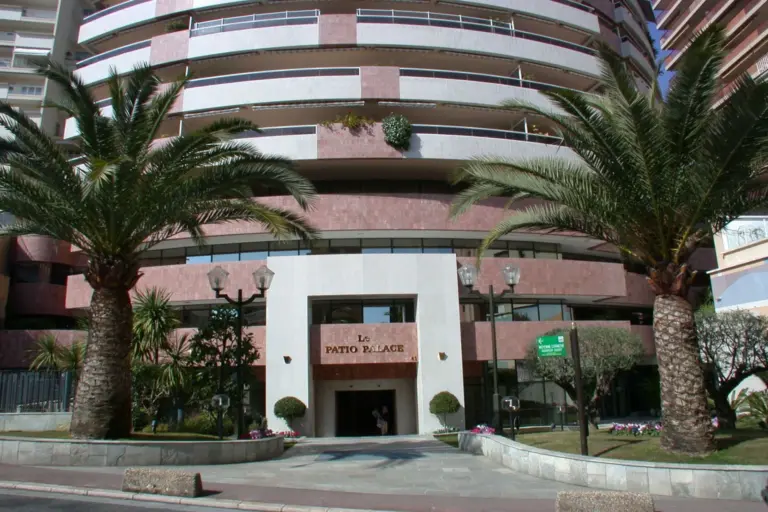 FOR RENT – JARDIN EXOTIQUE – ELEGANT 4/5-ROOM APAR..