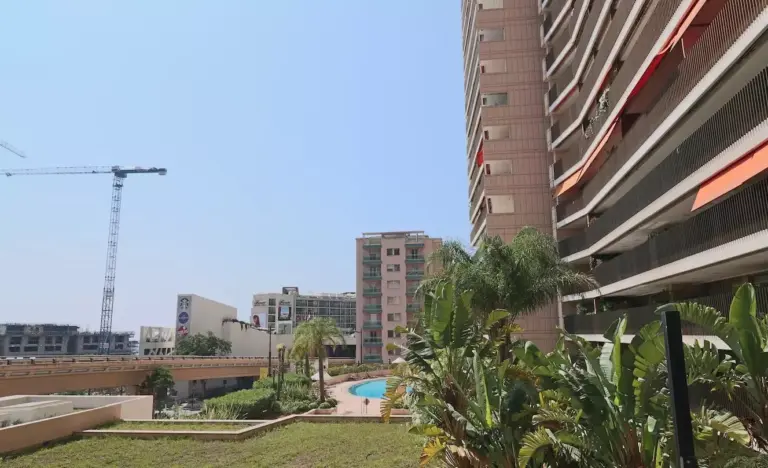 FOR SALE – CARRÉ D’OR | ELEGANT 1-BEDROOM APARTMEN..