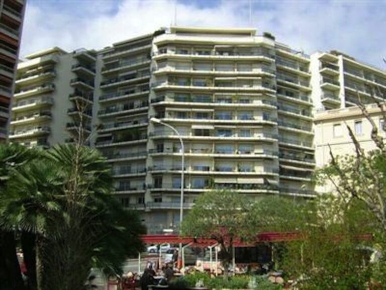 FOR RENT – MONTE-CARLO – PLACE DES MOULINS – BRIGH..