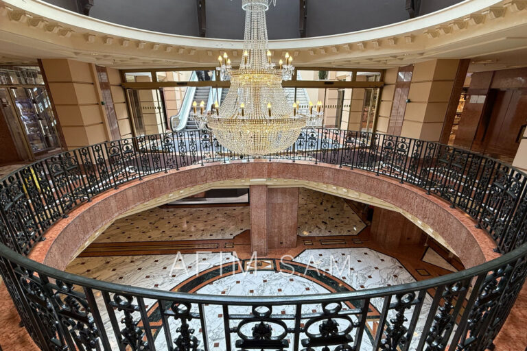 Restaurant dans la galerie du Métropole