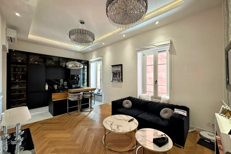 FOR SALE – SAINT ROMAN – ELEGANT 4-ROOM APARTMENT ..
