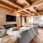 Renovated Alpine Chalet with Panoramic Slope Views, Garage and Ski Room – Gallery 9