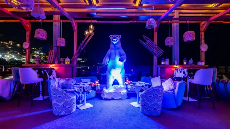 “The Perfect Chalet Illusion” – Blue Gin Winter Pop-Up