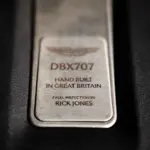 Aston-Martin-DBX-707-scritta