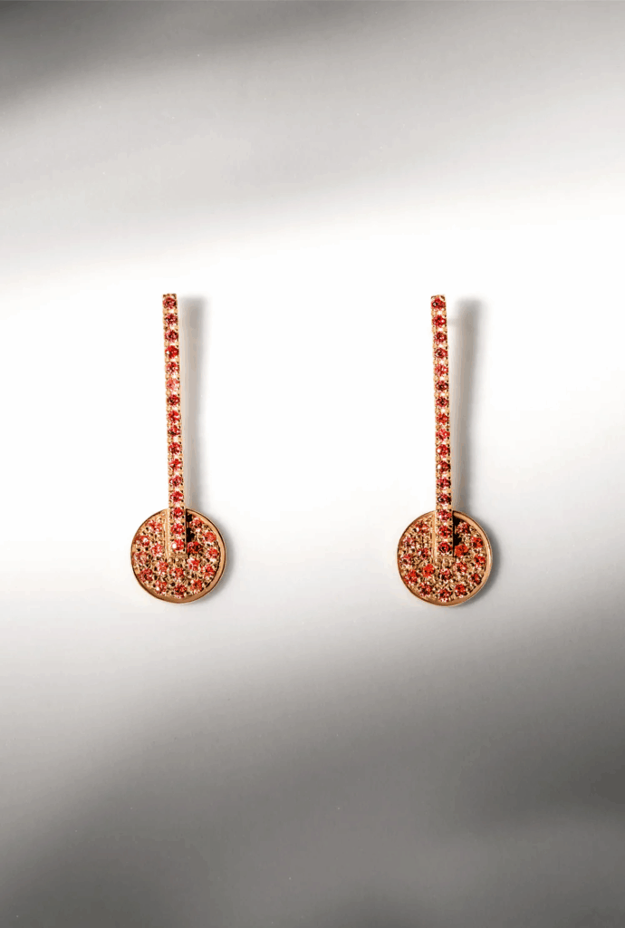STELLA SAPPHIRES EARRINGS

Vibrant and graceful, t..