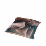 La_Terre_Vue_Du_Ciel_MORONDAVA_Coussin_L47_Pers.png