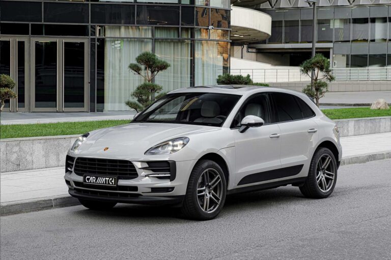 PORSCHE MACAN RENTAL
The Porsche Macan combines ev..