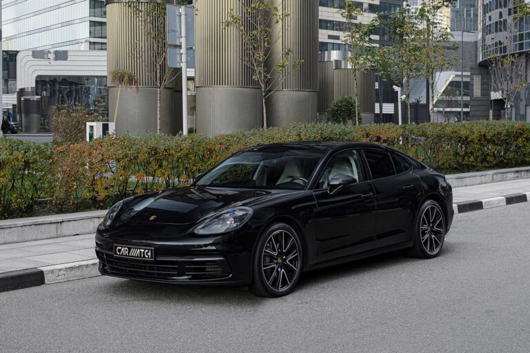 PORSCHE PANAMERA 4S RENTAL
The Porsche Panamera 4S..