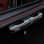 Rolls-Royce-Cullinan-Black-Badge-Door