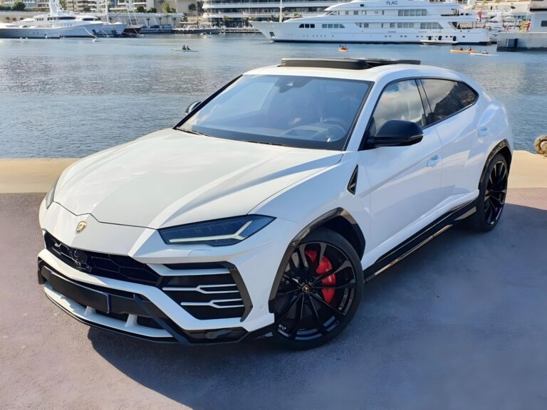 LAMBORGHINI URUS RENTAL
Experience unmatched power..