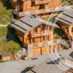 Renovated Alpine Chalet with Panoramic Slope Views, Garage and Ski Room – Gallery 2