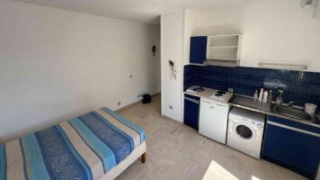 FOR SALE – LA ROUSSE – STUDIO WITH OPEN VIEW
Build..