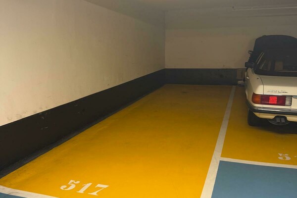 FOR RENT – CARRÉ D’OR – LARGE DOUBLE PARKING SPACE..