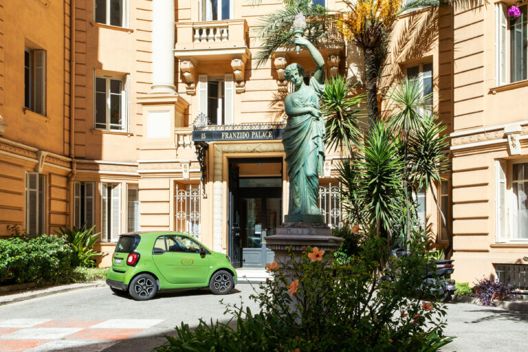 FOR SALE – FRANZIDO PALACE – ELEGANT 5-ROOM APARTM..