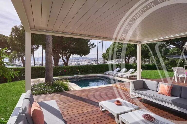 Fully renovated villa on the famous Croisette in Cannes