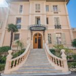 Sea view Belle Epoque apartment – Featured