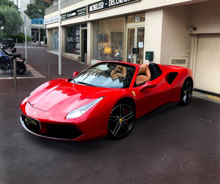Location voiture de luxe sportive Ferrari 488 Spider à Nice 06