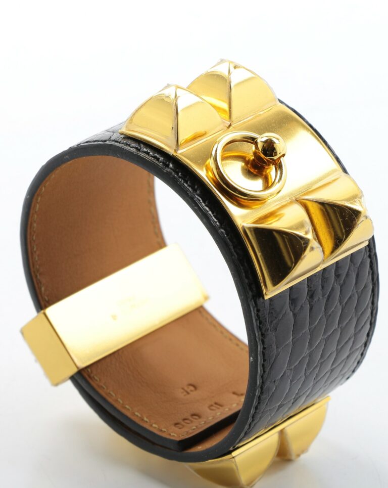HERMÈS CROCODILE CDC “COLLIER DE CHIEN” BRACELET

..