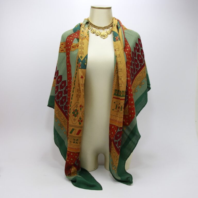 HERMÈS SHAWL 133×130 – CASHMERE & SILK – NEW

Disc..