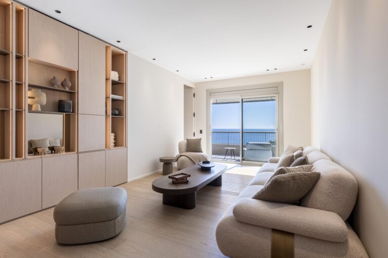 FOR SALE – LE TROCADERO – TURNKEY 2-BEDROOM APARTM..