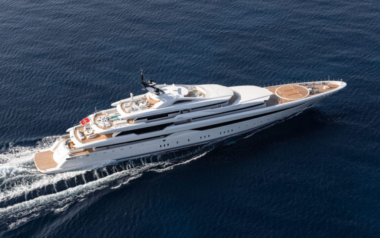 YACHT CHARTER – M/Y O’PARI
Built by Golden Yachts ..