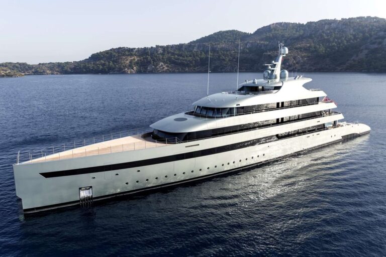 YACHT CHARTER – M/Y SAVANNAH
Built by Feadship in ..