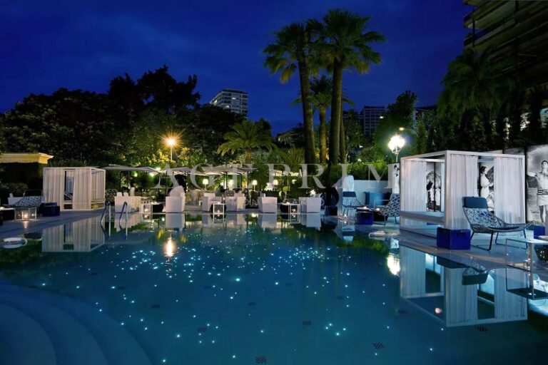 FOR RENT – LE MÉTROPOLE – EXCEPTIONAL 6/7-ROOM APA..