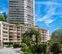 FOR RENT – DOUBLE GARAGE – BOULEVARD D’ITALIE
Pric..