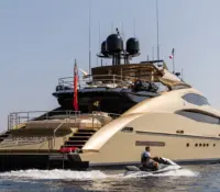 YACHT CHARTER – M/Y HOKULANI
Built by Palmer Johns..