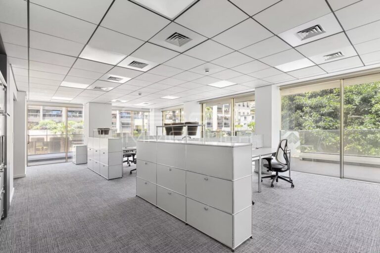 FOR RENT – OFFICES – 26 CARRÉ D’OR – AVENUE DE LA ..
