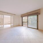 Apartment to renovate in the heart of the Carré d’Or – Résidence Les Acanthes – Gallery 5