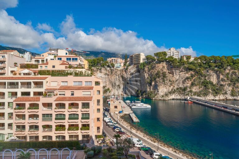 FOR SALE – STUDIO – LE GRAND LARGE, FONTVIEILLE
Pr..