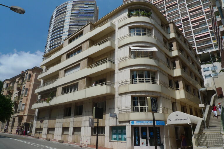 FOR SALE – LE MARGARET – RENOVATED 3-ROOM APARTMEN..