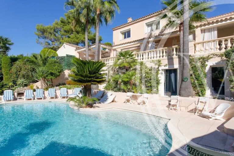 Luxury Villa Oasis in Antibes: A Perfect Getaway