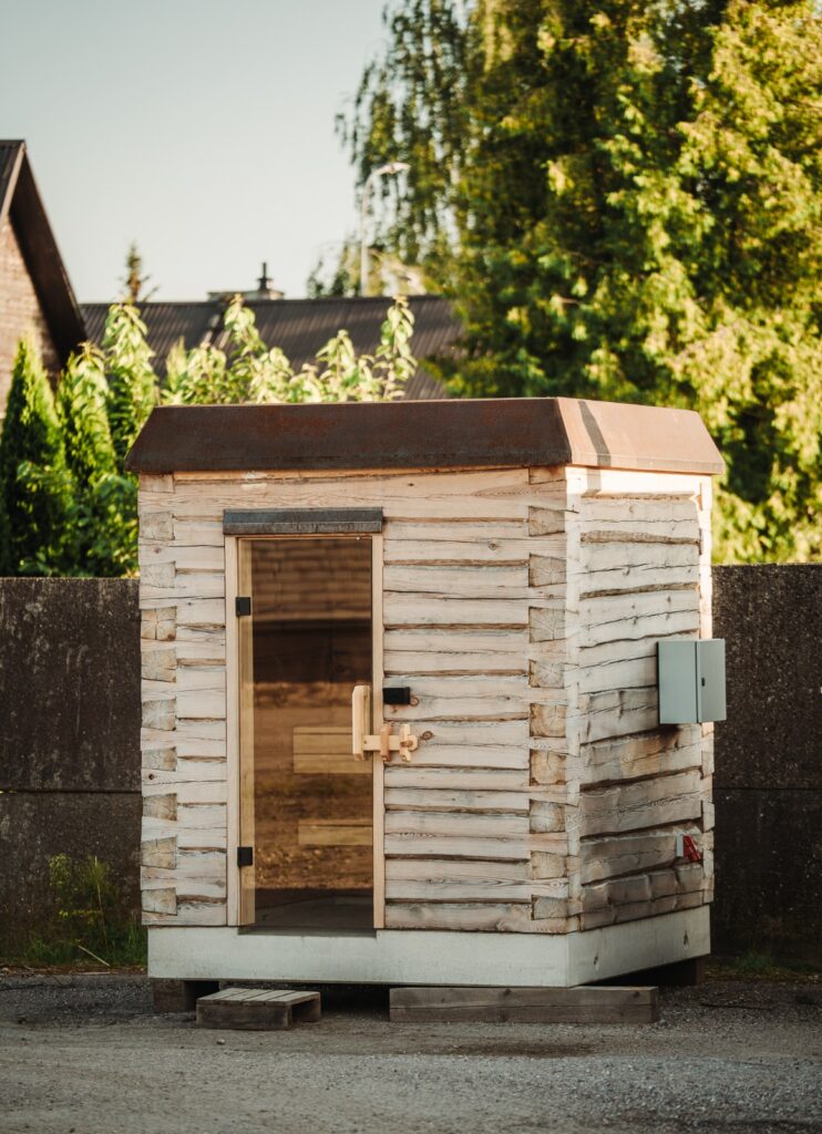 We produce and sell exclusive saunas.
andris2906@i..