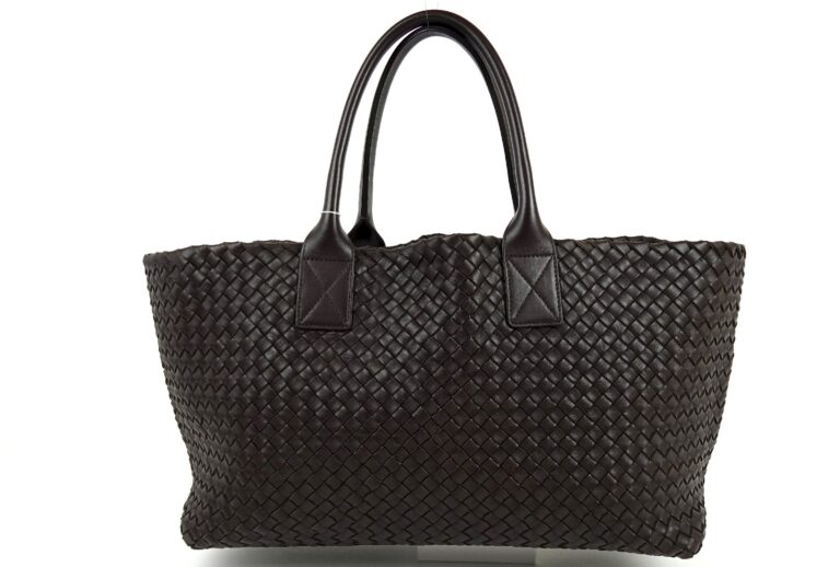 BOTTEGA VENETA TOTE BAG IN BLACK INTRECCIATO LEATH..