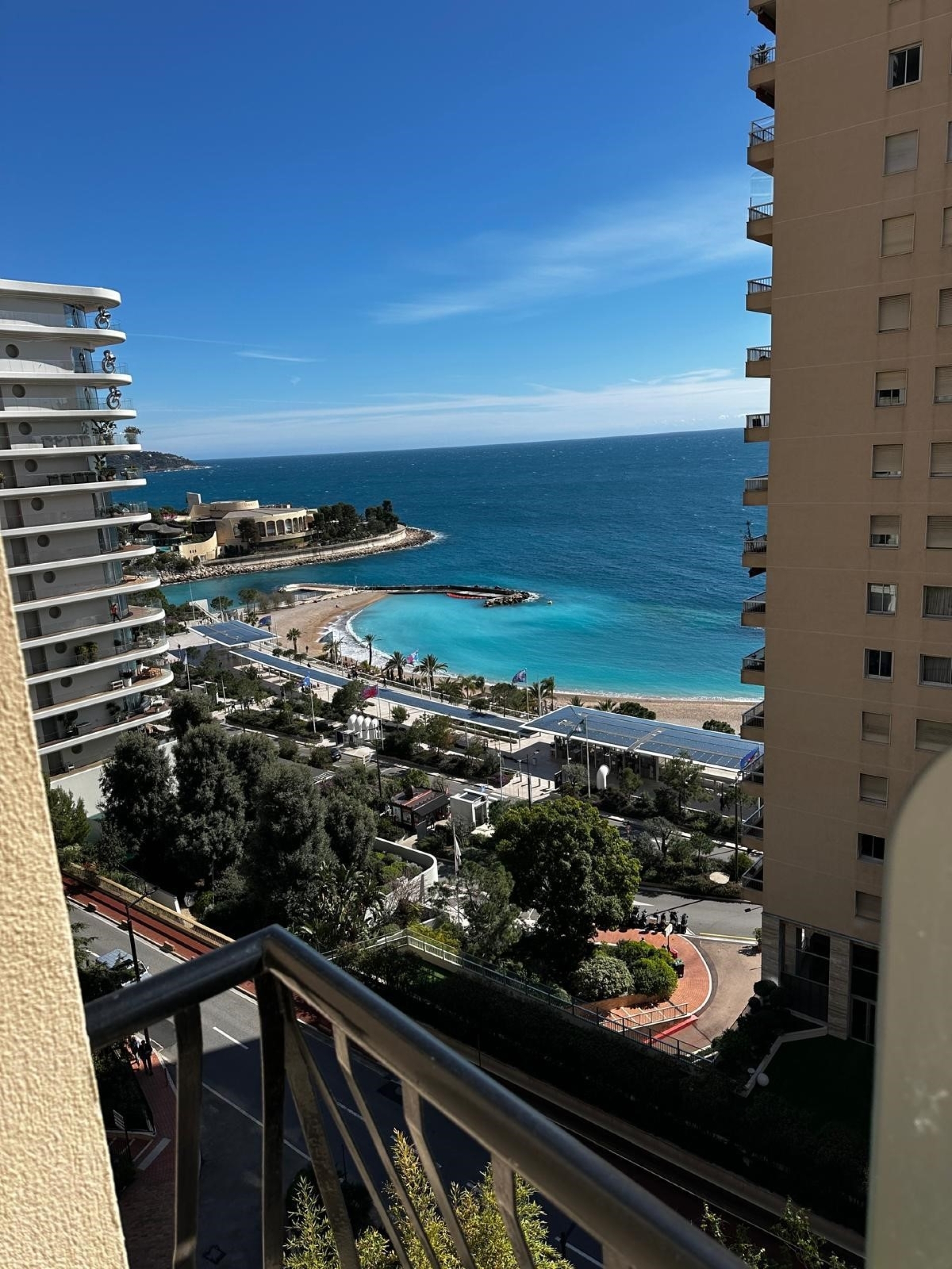 FOR RENT – LA ROUSSE – 2-ROOM APARTMENT IN LARVOTT..