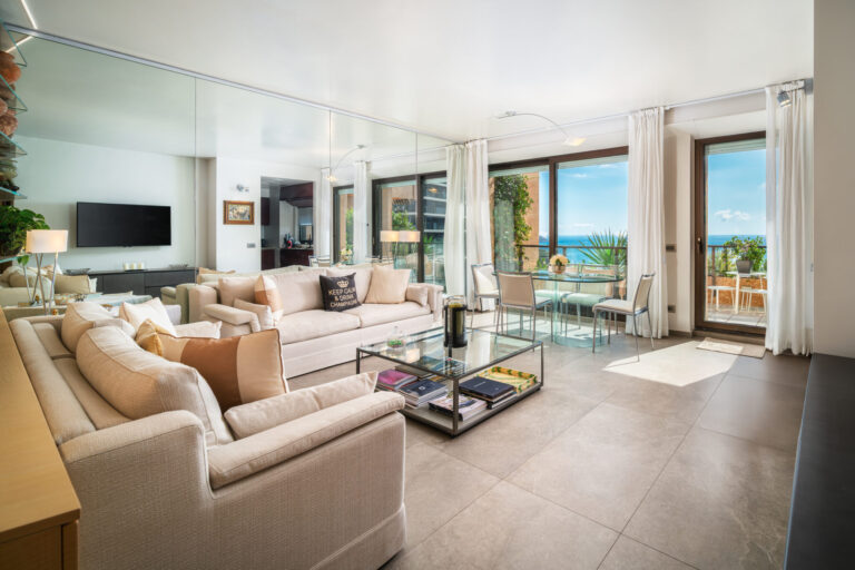 FOR SALE – LA ROUSSE – STUNNING 1-BEDROOM APARTMEN..