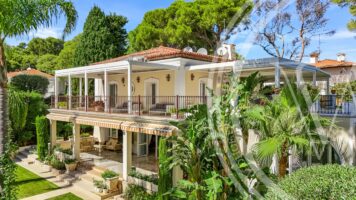 Elegant Renovated Villa with Beautiful View in Saint-Jean-Cap-Ferrat