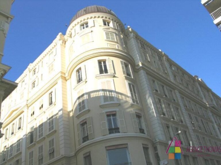 FOR RENT – CENTRAL FURNISHED STUDIO WITH MEZZANINE..