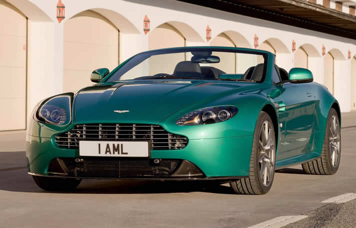 ASTON MARTIN V8 CABRIOLET RENTAL – TIMELESS BRITISH ELEGANCE