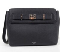 LOUIS VUITTON BLACK LEATHER CLUTCH

Price: €2,100
..