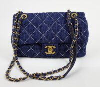 CHANEL BLUE CANVAS SHOULDER BAG (DENIM STYLE)

Pri..