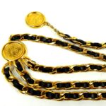 chanel-ceinture-cuir-noir-metal-dore-3.jpg
