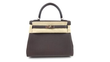 HERMÈS KELLY 25 HANDBAG IN BROWN TOGO LEATHER

Pri..