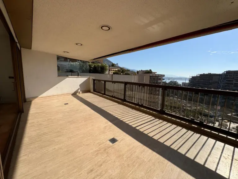 FOR SALE – 3-ROOM APARTMENT – THE MIRABEAU, CARRÉ ..