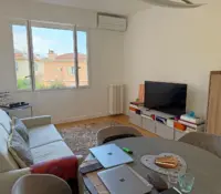 FOR SALE – SPACIOUS 3-ROOM APARTMENT – FREE OF ANY..