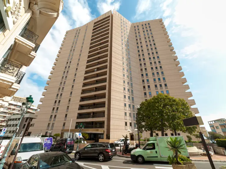 FOR SALE – LE MIRABEAU – 3 ROOMS – CARRÉ D’OR
Pric..