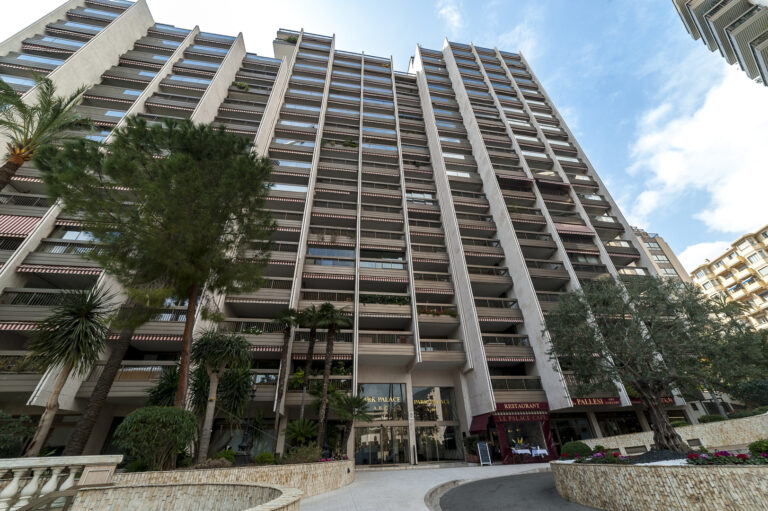 FOR RENT – PARK PALACE – CELLAR (GROUND FLOOR ACCE..