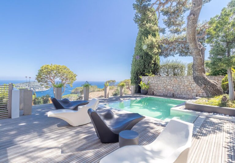 FOR SALE – SPLENDID CONTEMPORARY VILLA – CORNE D’O..